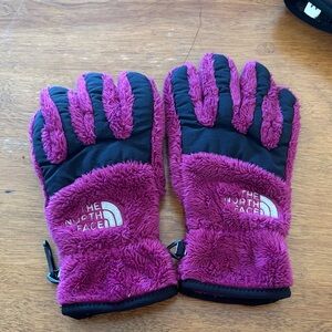 The North Face Magenta Fleece Gloves Girls Size Small